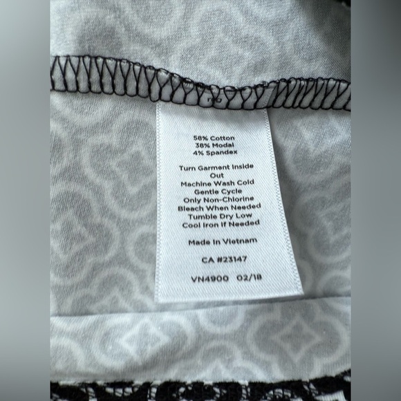 Talbots Maxi Dress Avalon Tiles Jersey Flowy Black White Size Medium - Picture 10 of 11